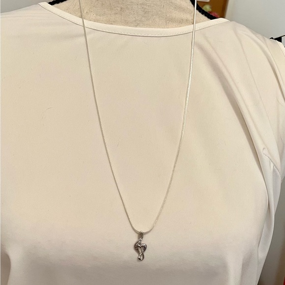 Sterling Silver diamond chip Modena Musical Note Pendant with chain - Picture 4 of 9